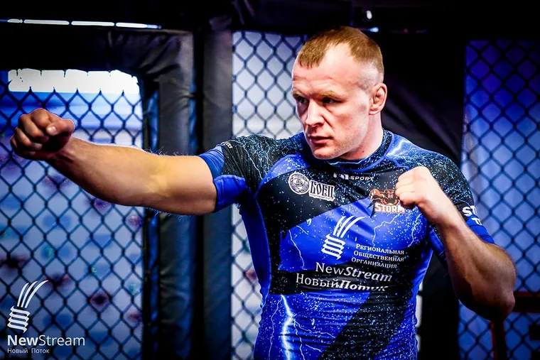 Боец в джерси N1Sport